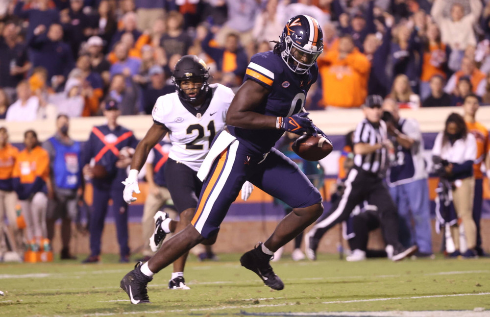 Dontayvion Wicks shakes off tackle, scores TD