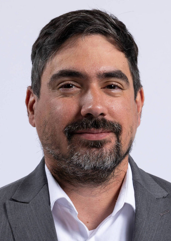 Derek  Rousseau