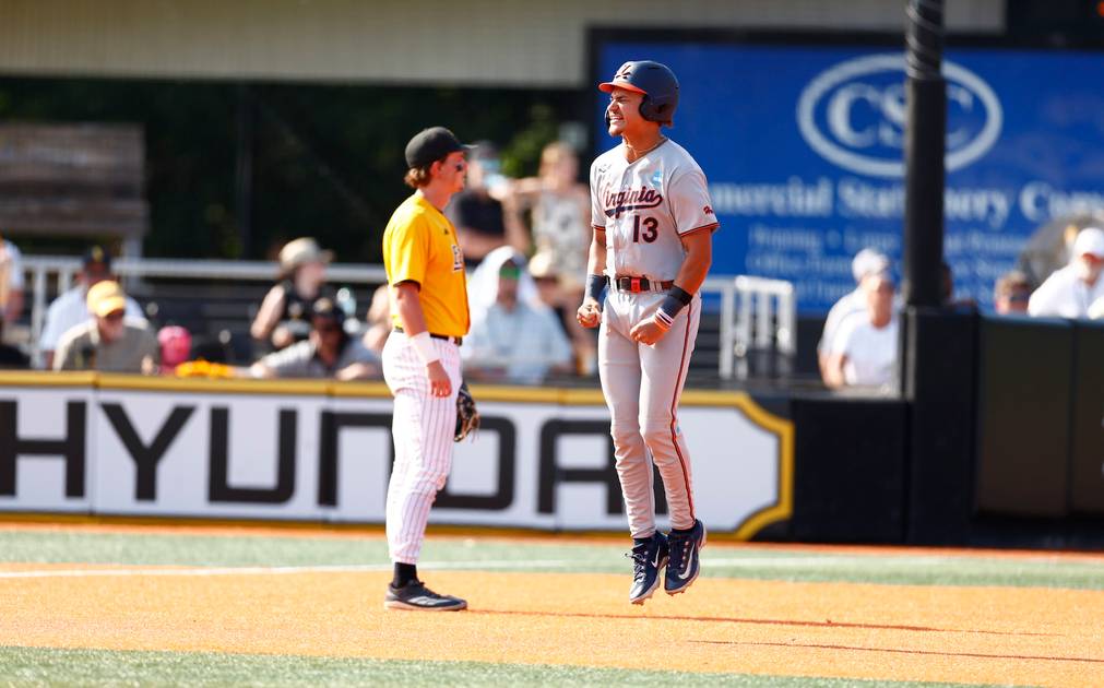 Hoos in No Hurry to Head Home