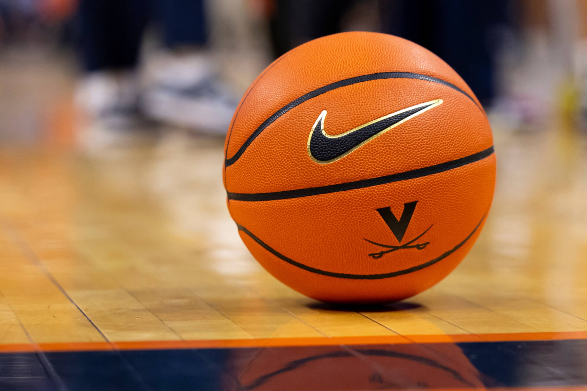 Charlottesville, VA - 20250125 - Virginia Cavaliers Men's Basketball vs. Notre Dame Fighting Irish 20250125_MBB_ND_JH_0106